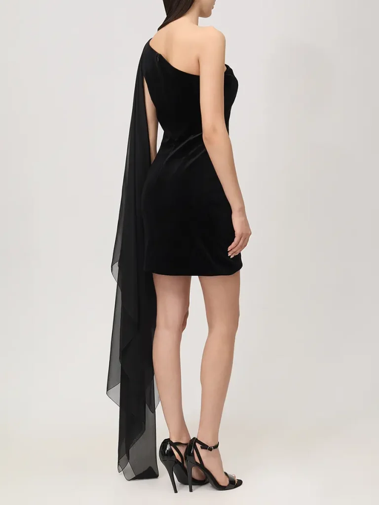 ПЛАТЬЕ СО ШЛЕЙФОМ YANINA