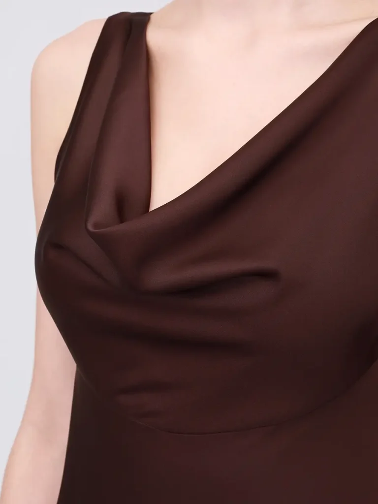 ПЛАТЬЕ С ВЫРЕЗОМ KAPSULA