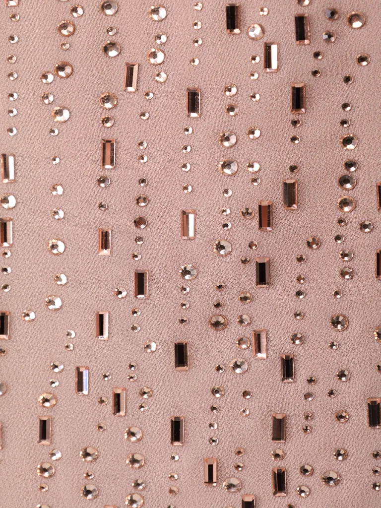 ПЛАТЬЕ СО СТРАЗАМИ RASARIO