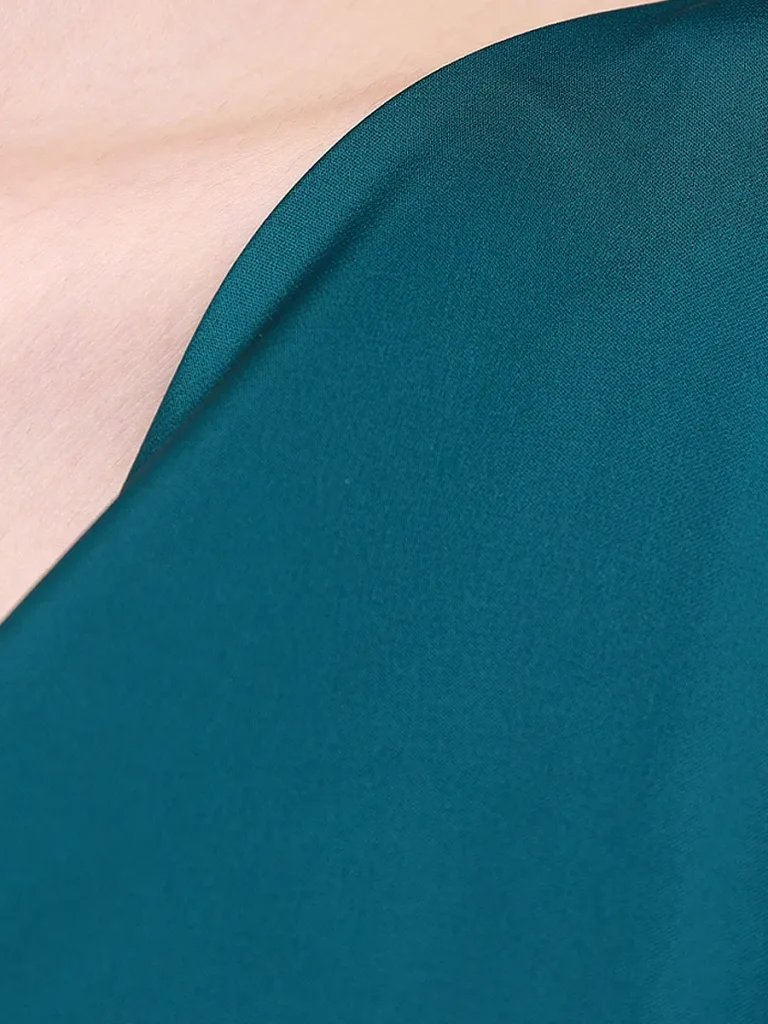 ПЛАТЬЕ С ВЫРЕЗОМ KAPSULA