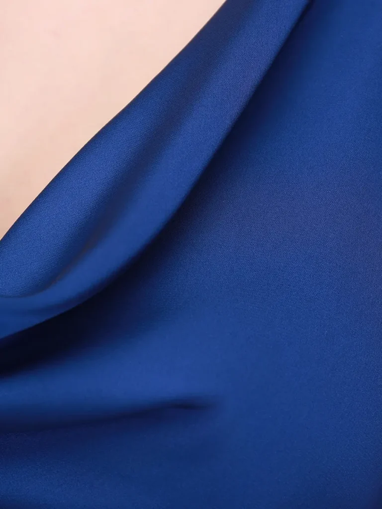 ПЛАТЬЕ С ВЫРЕЗОМ KAPSULA