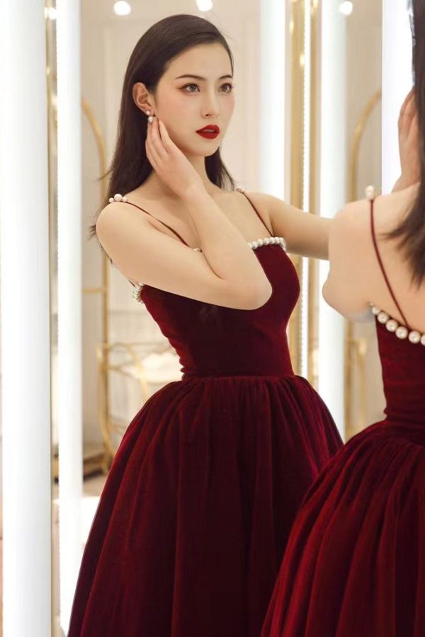 Вечернее Платье Из Красного Бархата На Тонких Бретельках Со Шнуровкой На Спине